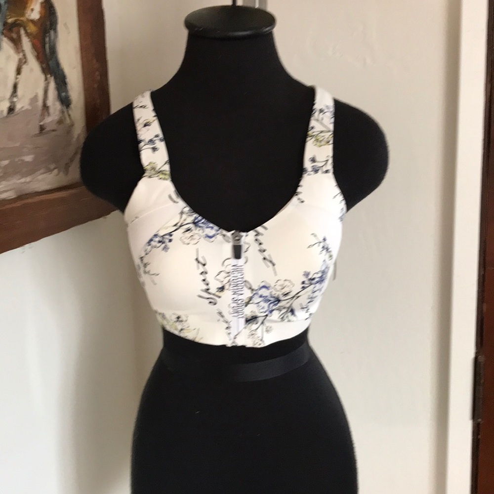 Incredible knockout ultra max Victoria sport bra